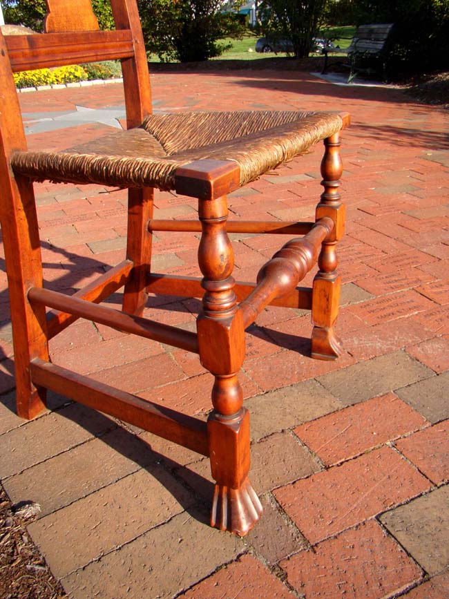 A fine New England Queen Anne maple side chair with rush seat and Spanish style feet circa 1730-1760 — image 2